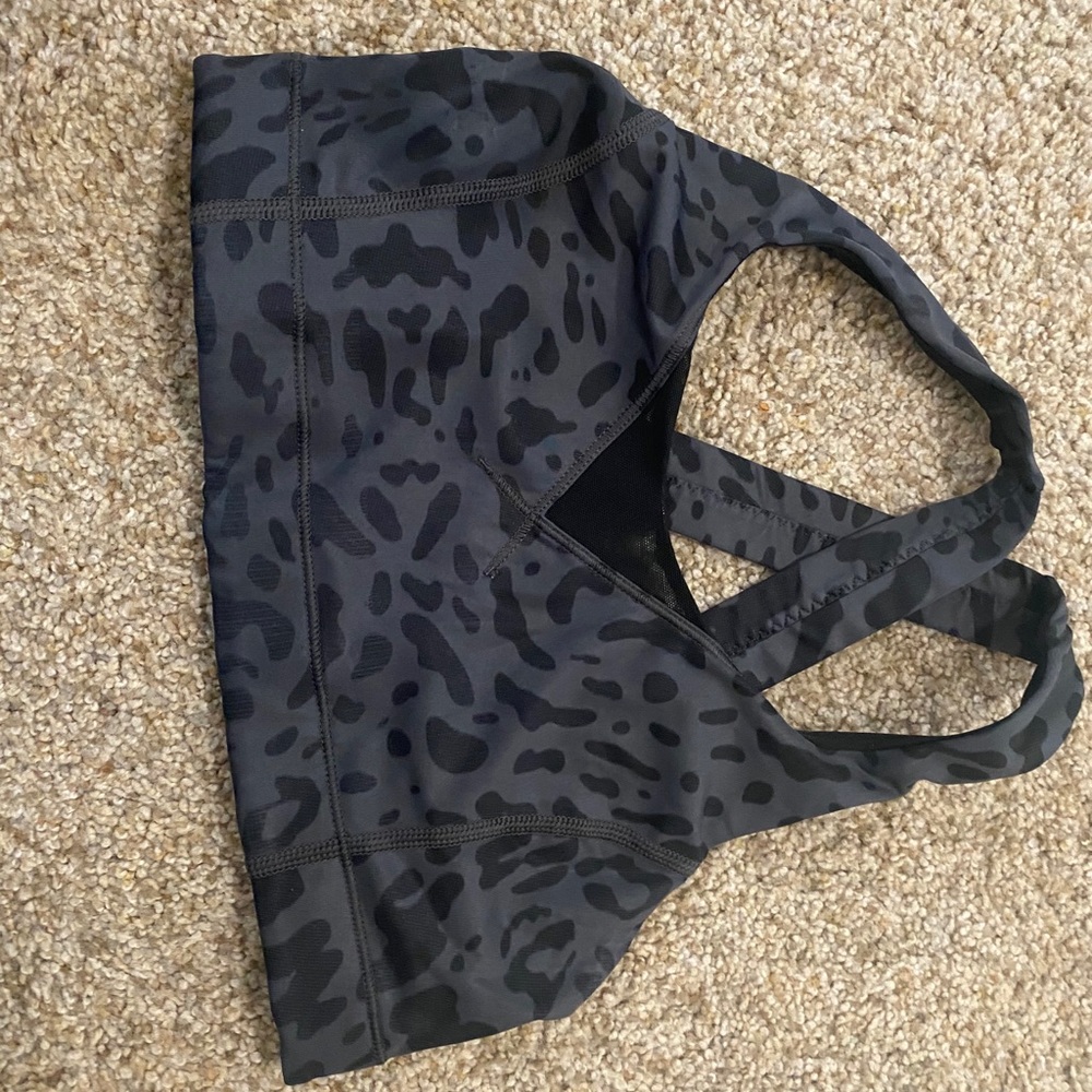 Cheers lulu lemon sports bra size 4
